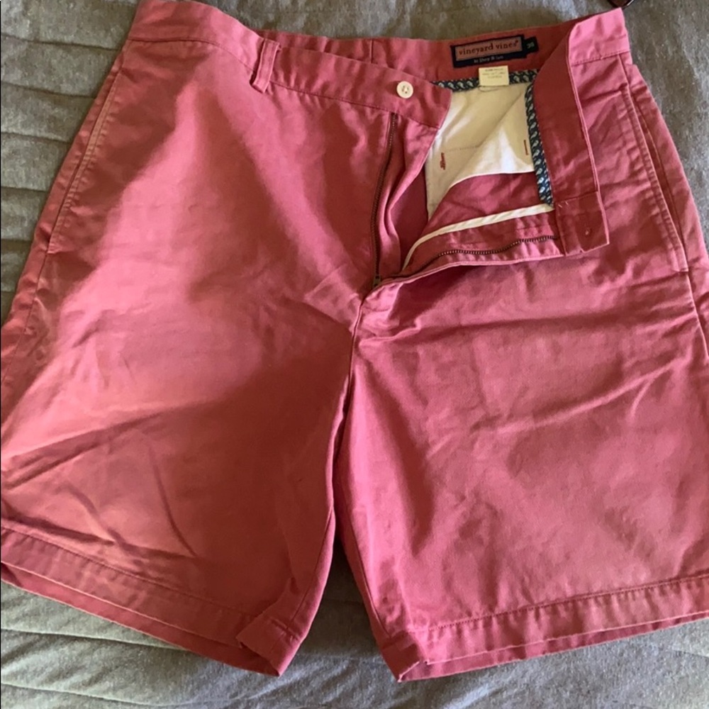 Vineyard Vines Size 36 Men’s Shorts